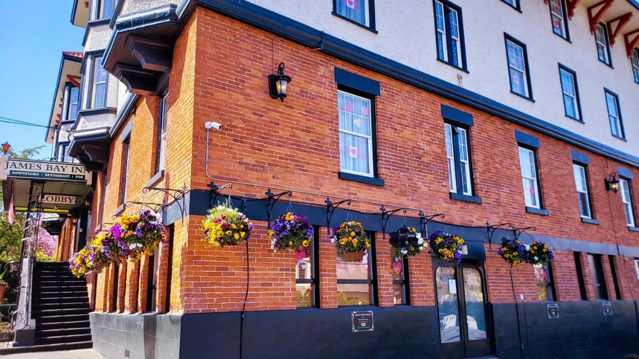 James Bay Inn Hotel, Suites & Cottage Виктория Экстерьер фото