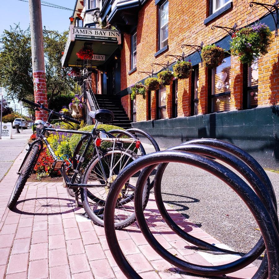 James Bay Inn Hotel, Suites & Cottage Виктория Экстерьер фото