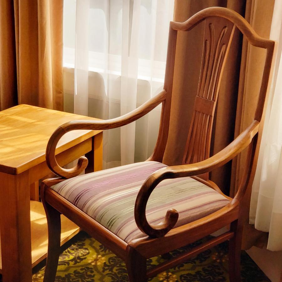 James Bay Inn Hotel, Suites & Cottage Виктория Экстерьер фото