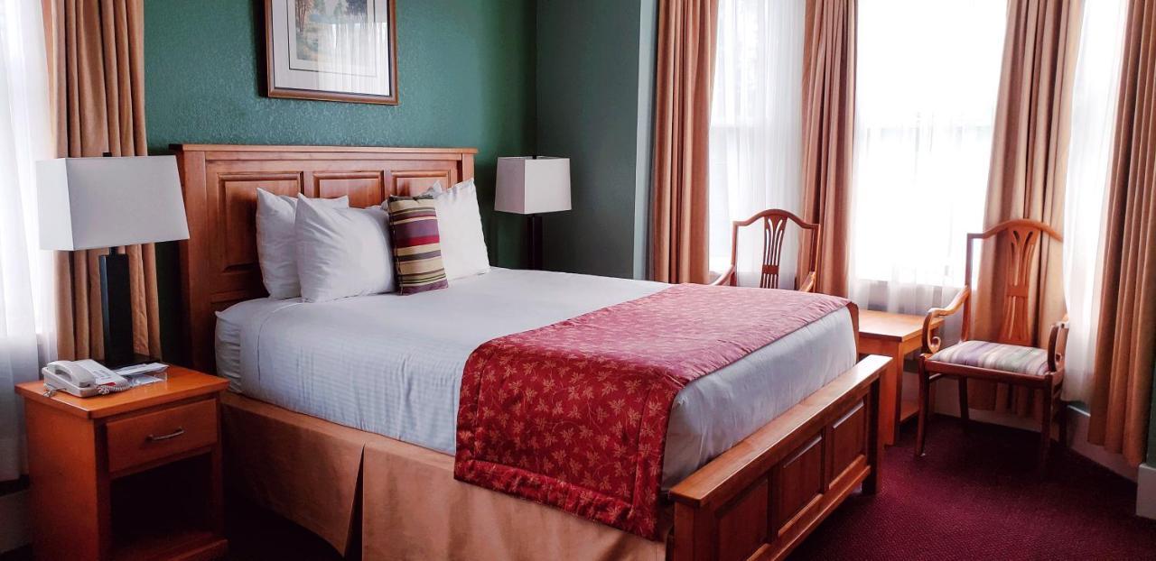 James Bay Inn Hotel, Suites & Cottage Виктория Экстерьер фото