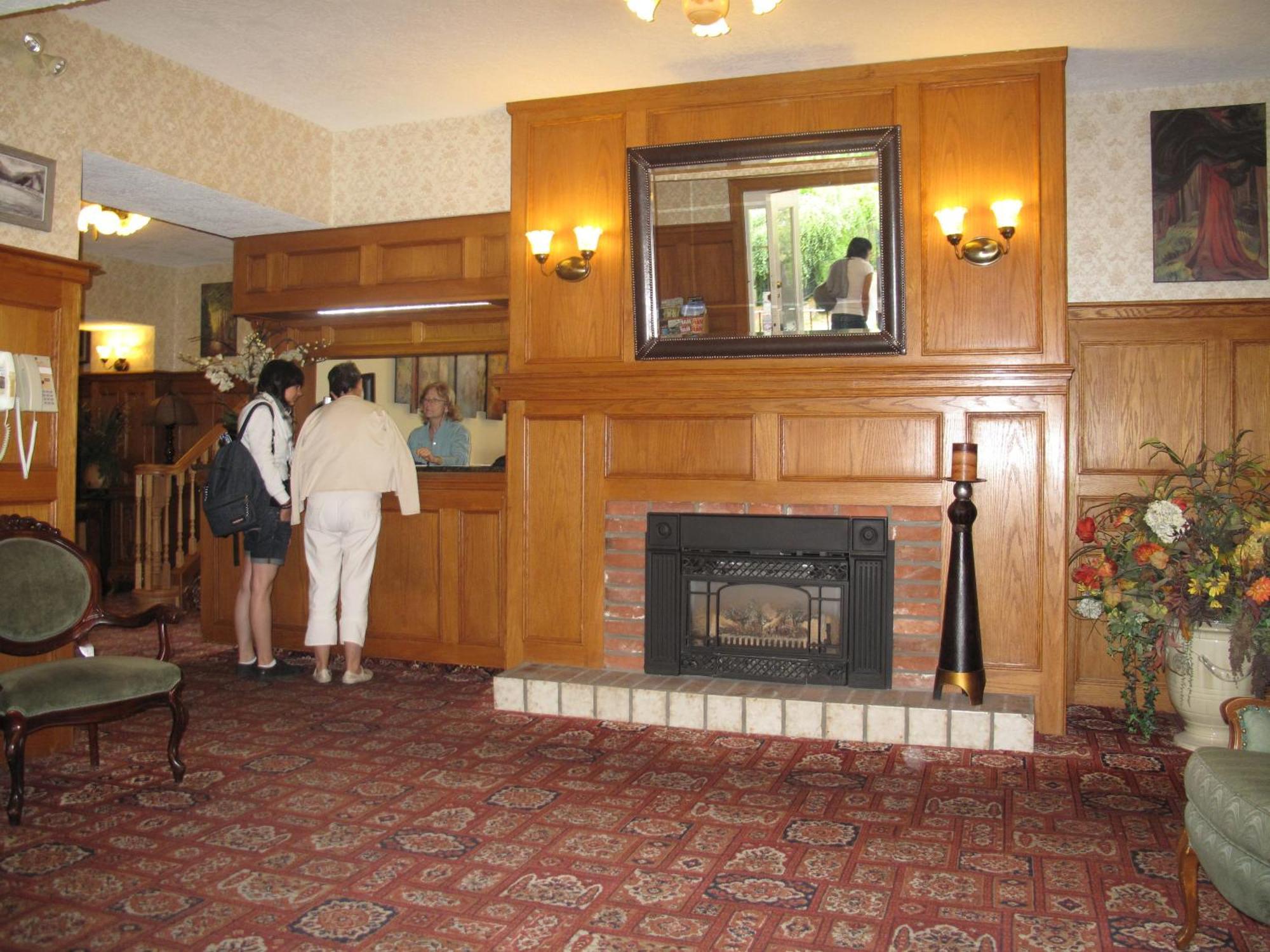 James Bay Inn Hotel, Suites & Cottage Виктория Экстерьер фото